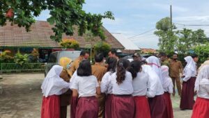 Vaksinasi Anak Sekolah Dasar di Cikande Penuh Antusias