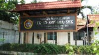 SMK MANDALAHAYU DI DUGA TAHAN IJAZAH & LARANG SISWA MISKIN IKUT UJIAN