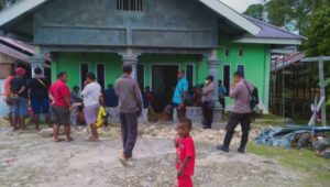Polsek Ayamaru dan Polsek Ayamaru Utara Bantu Warga Mediasi Permasalahan di Kampung Sufayit