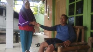 Kepala Kuli TKBM PT Mayora Santuni Janda Jompo dan Anak Yatim