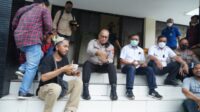Peringati HPN Kapolres Metro Bekasi Ajak Awak Media Nikmati Bakso Kaki lima