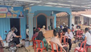Kantor Desa Cipadang Di Datangi Warga, Ada Apa ya…? 