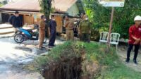 Bahayakan Pengguna Jalan, Lubang Menganga Di Jalan Penghubung Komperta Pendopo-Talang Pipa Diperbaiki
