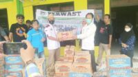 PERWAST Serahkan Bansos Sembako Pada Korban Banjir di Kota Serang