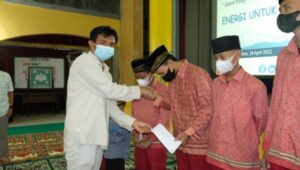 Safari Ramadhan, GM PT Pertamina Hulu Rokan Zona 4 Beri Santunan kepada Anak Panti Asuhan