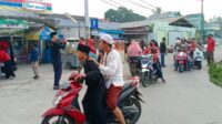 Pengurus PDI Perjuangan PAC Jayanti  Adakan Bagi-Bagi takjil