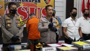 Korupsi Bantuan Hibah Ratusan Juta, Oknum Mantan Ketua Dewan Kesenian Banten Di Tangkap Polisi