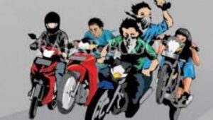 Meresahkan, Puluhan Berandalan Bermotor Bersajam Di Kota Serang Menganiaya Tiga Pemuda Saat Menunggu Sahur