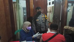 Polsek Pondok Aren Gelar Vaksin Booster, Masyarakat Antusias Penuhi Target