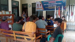 Warga Desa Pasirkacapi Datangi Kantor Desa Soal Pembagian BLT Di Malam Hari