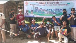 Penyerahan Bibit Tanaman Penghijauan Dan Juga Giat Bersih Karang Taruna Desa Sukamulya