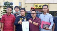 Puluhan Wartawan Didampingi LBH Pali Kawal Pelaporan Dugaan Penganiayaan Oleh Oknum Kades Tanjung Kurung