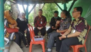Setelah Viral di Medsos Tercemar Limbah Industri, Anggota Komisi 3 DPRD Sidak Kali Sadang