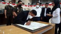 Pj Gubernur Banten Hadiri Penandatanganan Pakta Integritas Antara Kejati Banten dan DPRD
