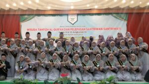 Markaz Tahfizh Madinatul Qur’an Lebak Lepas Santri Penghafal 30 Juz