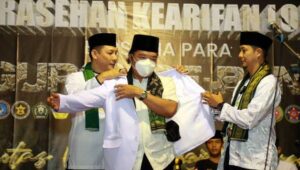 Mendapat Penyematan Kehormatan Dari Kesti TTKKDH, Pj Gubernur Komitmen Majukan Kesenian Pencak Silat di Banten
