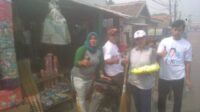 Sambut HUT RI Ke 77, Pemdes Jayanti Bersama Warga Masyarakat Bahu Membahu Membersihkan Jalan