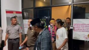 BREAKING NEWS : Diduga Lakukan Pungli PTSL Oknum Kades Ditahan Kejari Kabupaten Bekasi