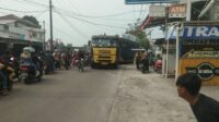 Diduga Truk Kontainer Penyebab Terjadinya kemacetan Jalan Otonom cikande-bandung