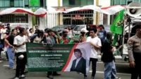 Kawal Ketum, Kaum Milenial PPP Gelar Aksi Damai Depan Kantor DPP