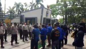 Tolak RKUHP,  Gabungan Mahasiswa Geruduk PemKab Bekasi