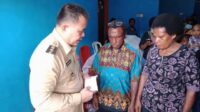 Fategomi, Pj Bupati Maybrat Menghadiri Ibadah Pemakaman