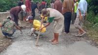 Masyarakat Pekon Benteng Jaya Perbaiki Jalan Secara Swadaya