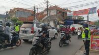 Guna Memberikan Pelayanan Kepada Masyarakat, Personel Satbrimob Polda Banten Laksanakan Gatur Lalu Lintas
