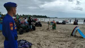 Disiplinkan Harkamtibmas, Ditpolairud Polda Banten Sambang Pantai Wisata Anyer