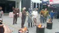 Kejari Lebak Musnahkan Barang Bukti Dari 70 Perkara