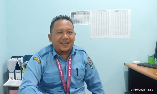 Photo : Kusnanto Bagian Hubungan Langganan PDAM TKR