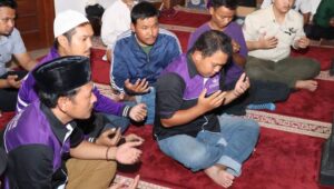 Kapolresta Tangerang Bersama Komunitas Suporter Persita Gelar Shalat Gaib, Doakan Korban Kanjuruhan