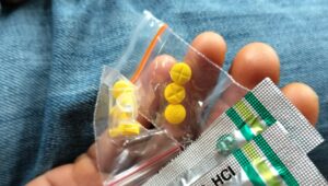 Di Cisoka,diduga Tak Takut Tersentuh APH, Pedagang Hexymer Dan Tramadol HCI Berkedok Kosmetik Bebas Berjualan