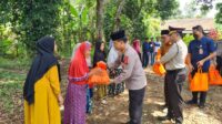 Bentuk Peduli Sesama, Ditpamobvit Polda Banten Bagikan Puluhan Sembako ke Masyarakat