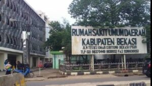 Rawat inap penuh, Pasien RSUD kabupaten Bekasi Tunggu kamar kosong di IGD