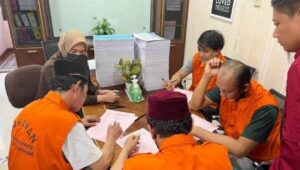 Empat Tersangka Kasus PTSL Di Desa Cikupa Di Bawa Ke Rutan Serang