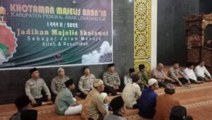 Jadikan Majelis Sholawat, Wabup dan Wakapolres PALI serta Penceramah Kondang Hadiri Khotaman Majelis Arba’in