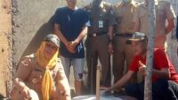 Camat Sukamulya Berikan Simbolis Berupa 72 Unit Bantuan Jamban Ke Masyarakat