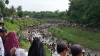 Festival Rakyat Ngala Lauk Di Gelar Relawan Gardu Ganjar Propinsi Banten Dalam Rangka Memperingati Hari Pahlawan Di Sungai Cidurian Desa Solear