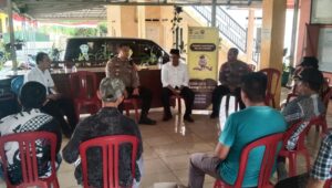 Ngobras (Ngobrol Santai) Kamtibmas, Kapolsek Cikande Bersama Kades Serta RT RW Desa Julang