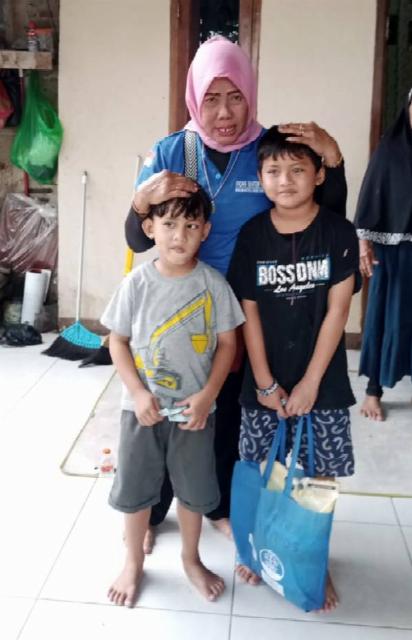 Kartini Badak Banten Perjuangan, Bunda Sulis Bersama Anak Yatim