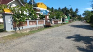 Jalan Raya Menuju Cukuh Balak,Rusak Parah