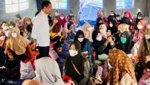Presiden RI Jokowi Widodo, Pastikan Pembangunan Rumah Warga Relokasi Gempa Cianjur Dimulai