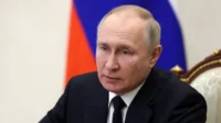 Poto : Presiden Rusia Vladimir Putin memimpin pertemuan dengan anggota Dewan Keamanan melalui tautan video di Moskow, Rusia 6 Desember 2022. Dok : Reuters/Sputnik/Mikhail Metzel]