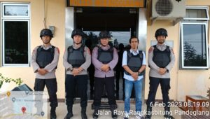 Tingkatkan Kewaspadaan, Personel Polsek Warunggunung Lakukan Pengamanan Mako Seusuai SOP