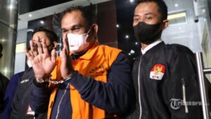 KPK Telusuri Jejak Pelarian Ayah Merin dari Eks Gubernur Aceh Irwandi Yusuf