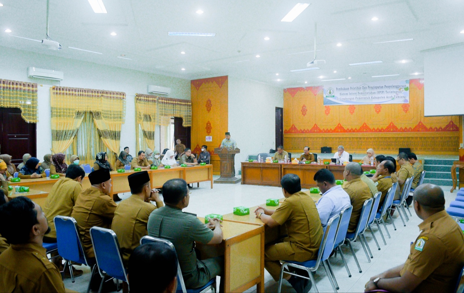 Pembukaan Pelatihan dan Penginputan Penyelenggaraan Sistem Intern Pemerintahan (SPIP) Terintegrasi di Lingkungan Pemerintah Kabupaten Aceh Tamiang bekerjasama dengan Badan Pemeriksa Keuangan (BPK) RI Perwakilan Aceh, di Aula Setdakab setempat, Selasa (14/3/2023).
