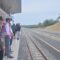 Pj. Bupati Aceh Tamiang Meurah Budiman mendapingi Menteri Perhubungan RI, Dr. Ir. Budi Karya Sumadi saat meninjau pembangunan kereta Api di Stasiun Sungai Liput, Sabtu (1/4/2023).