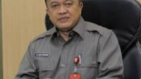 Plt. Bapenda H.Deni Hermawan, meninjau layanan samsat pada Hari pertama menjabat