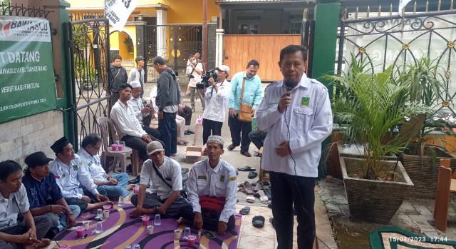 Photo : H Munadi SE, saat memberikan wejangan kepada para pengurus PAC se-Kabupaten Tangerang, (15/04/2023)